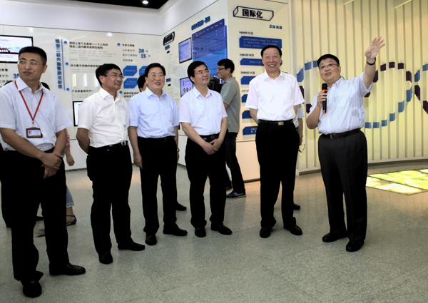 省委书记罗志军莅临pa旗舰厅药业调研强调：做强科技创新引擎 让现代中药走向世界