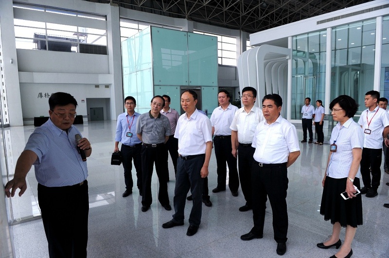 马秋林调研我司时强调：聚焦中药的传承与创新     