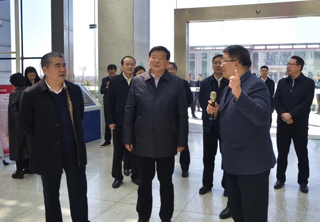 省委书记娄勤俭莅临pa旗舰厅药业视察调研