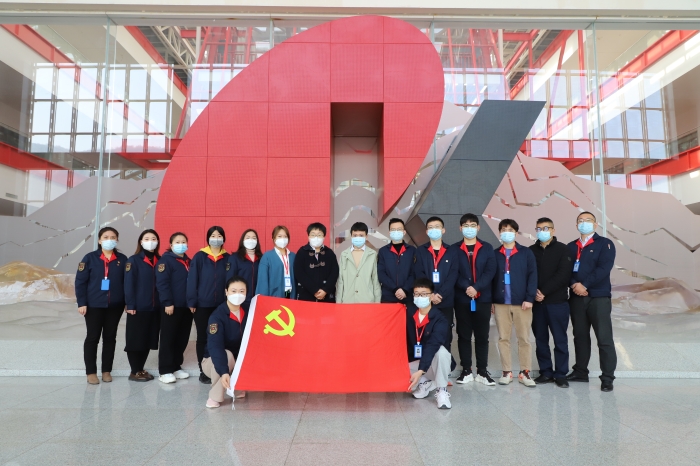 “疫”路相守 | pa旗舰厅药业紧急生产抗疫药品